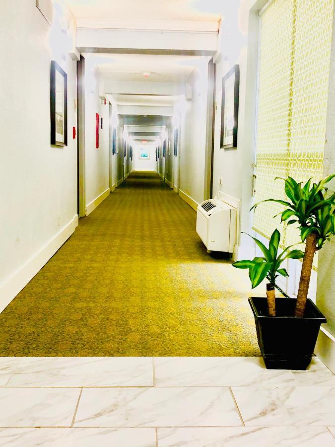 Montgomery Inn & Suites Exterior foto