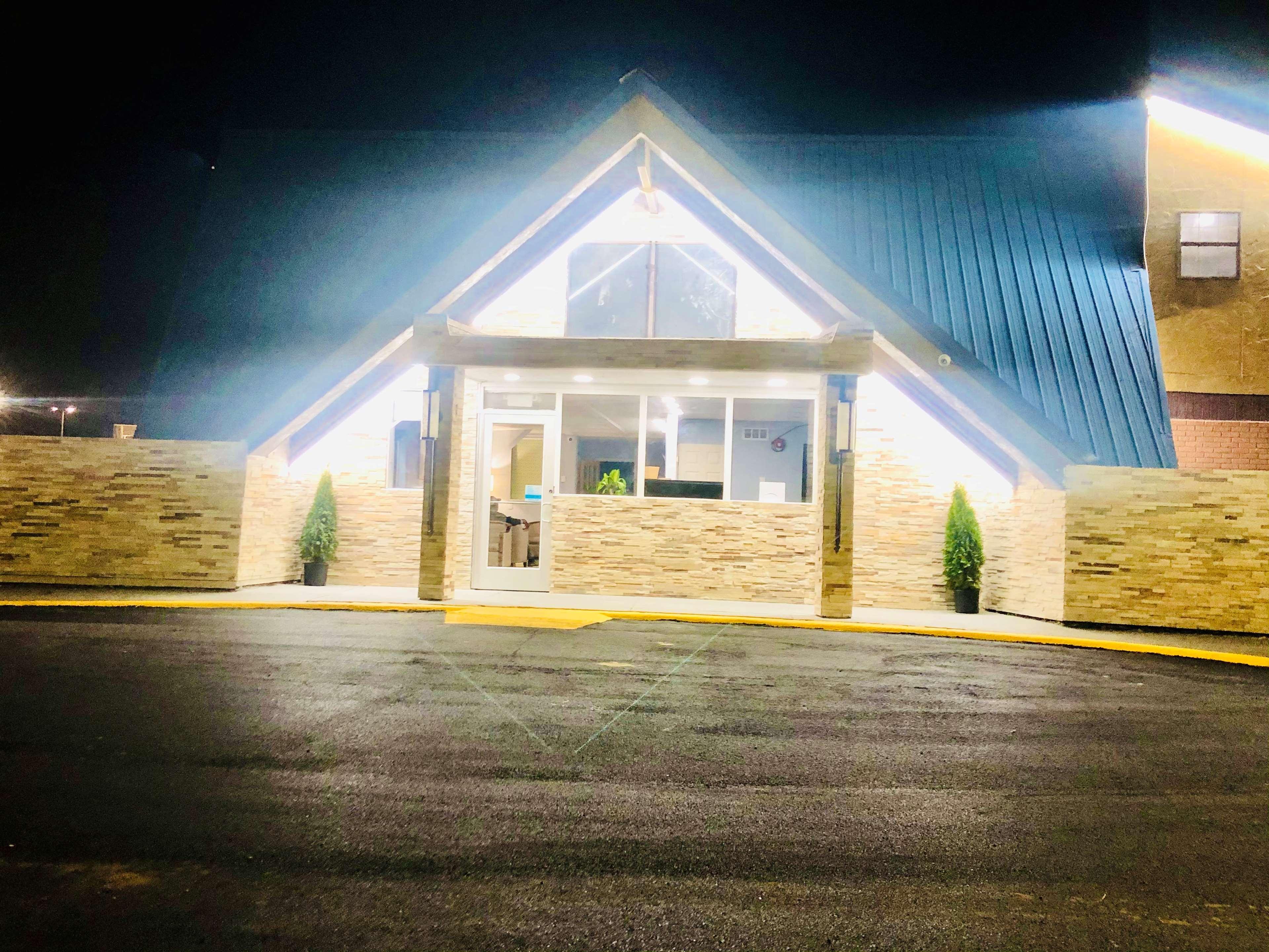 Montgomery Inn & Suites Exterior foto
